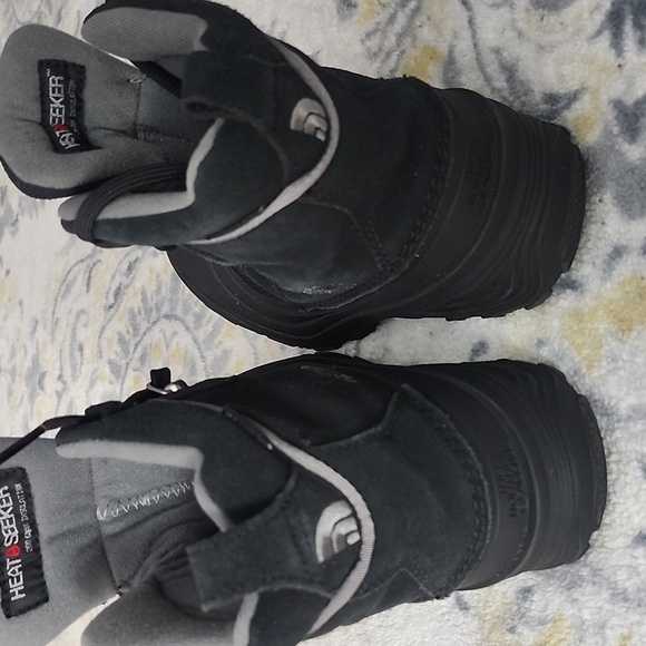 The North Face Black Insulated Winter Boots - Picture 9 of 10